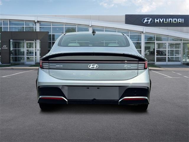 new 2025 Hyundai Sonata Hybrid car