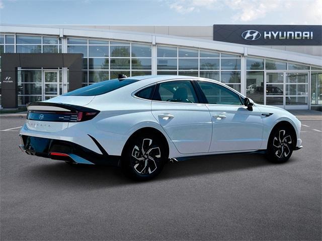 new 2024 Hyundai Sonata car, priced at $32,555