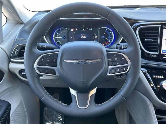 used 2023 Chrysler Pacifica Hybrid car, priced at $27,886