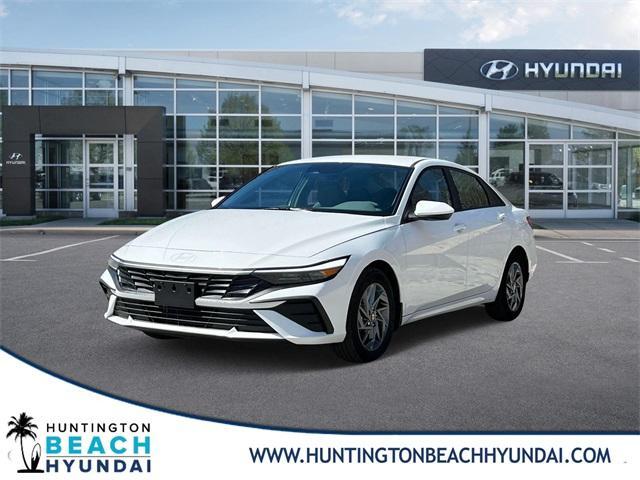 new 2025 Hyundai Elantra HEV car