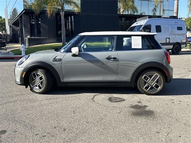 used 2022 MINI SE Hardtop car, priced at $21,000