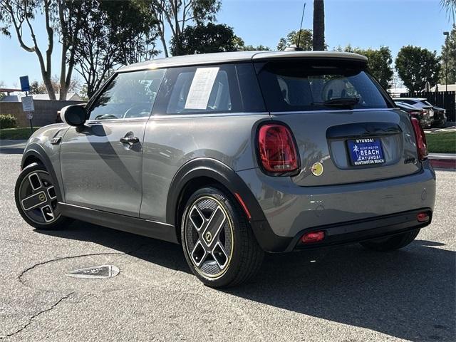 used 2022 MINI SE Hardtop car, priced at $21,000