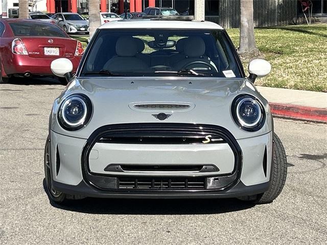 used 2022 MINI SE Hardtop car, priced at $21,000