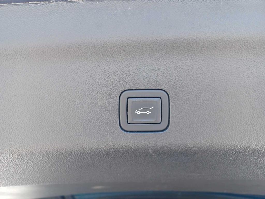 used 2024 GMC Yukon XL car, priced at $67,000