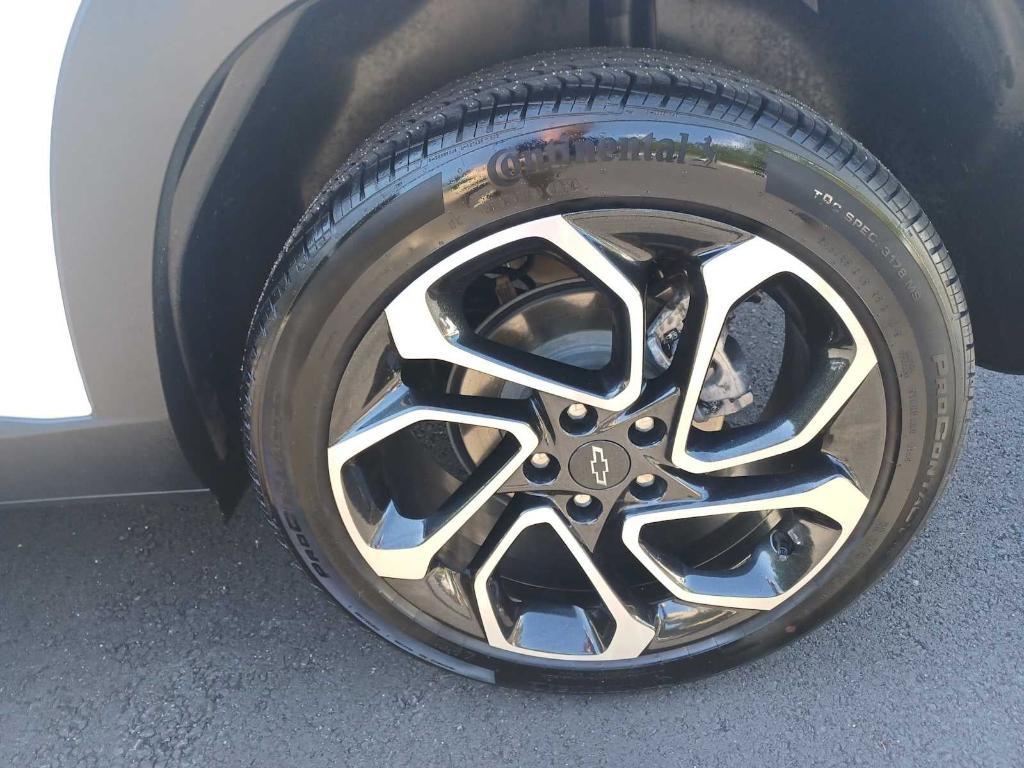 used 2025 Chevrolet Trax car, priced at $24,899
