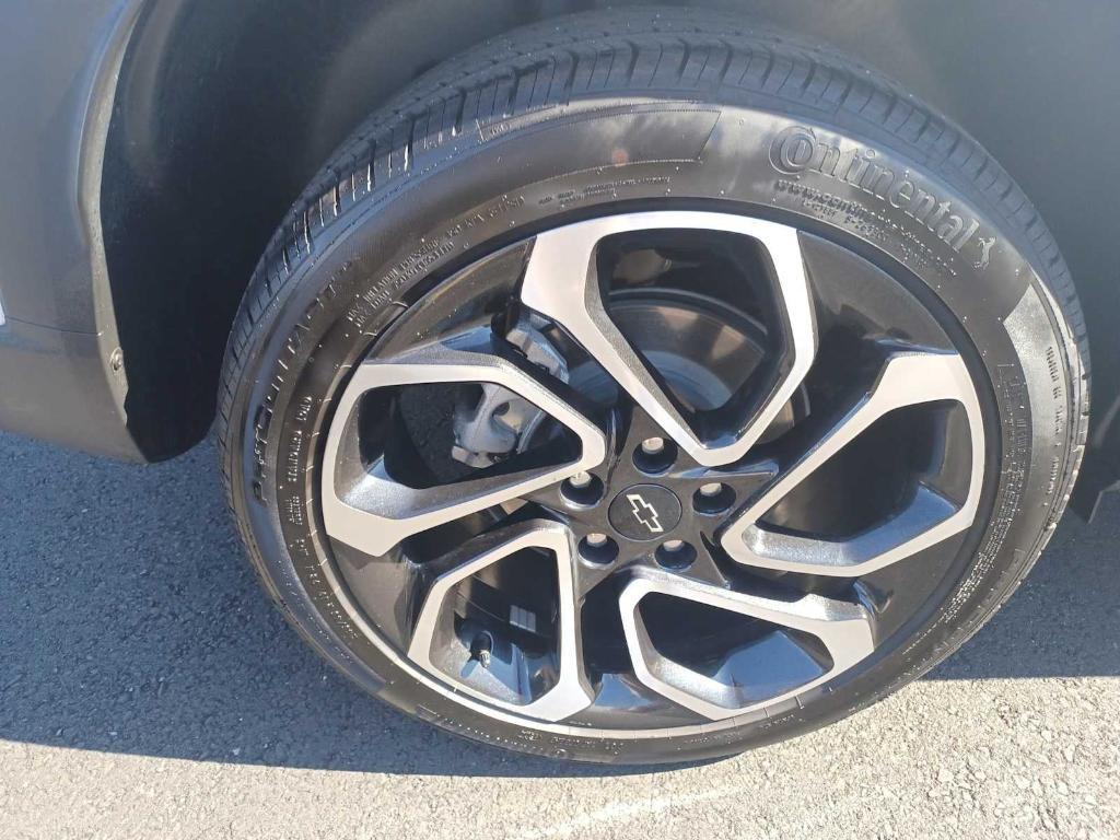 used 2025 Chevrolet Trax car, priced at $24,899