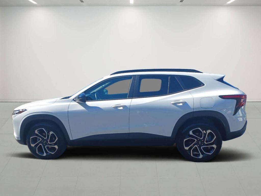 used 2025 Chevrolet Trax car, priced at $24,899