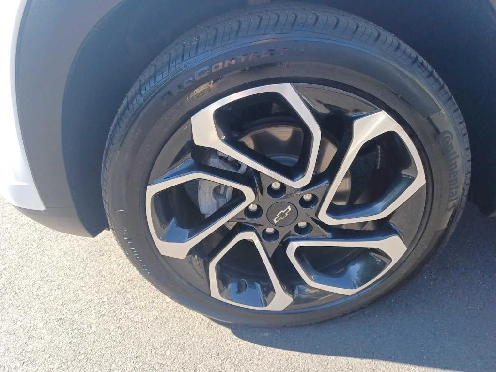 used 2025 Chevrolet Trax car, priced at $24,899