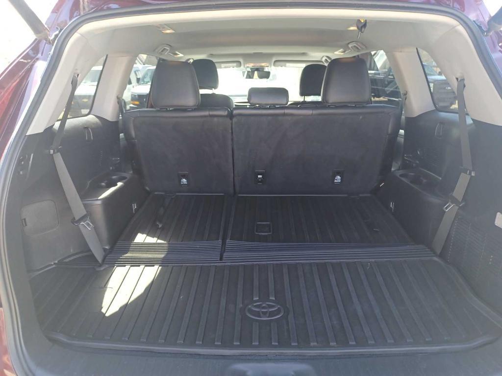 used 2019 Toyota Highlander car, priced at $29,525