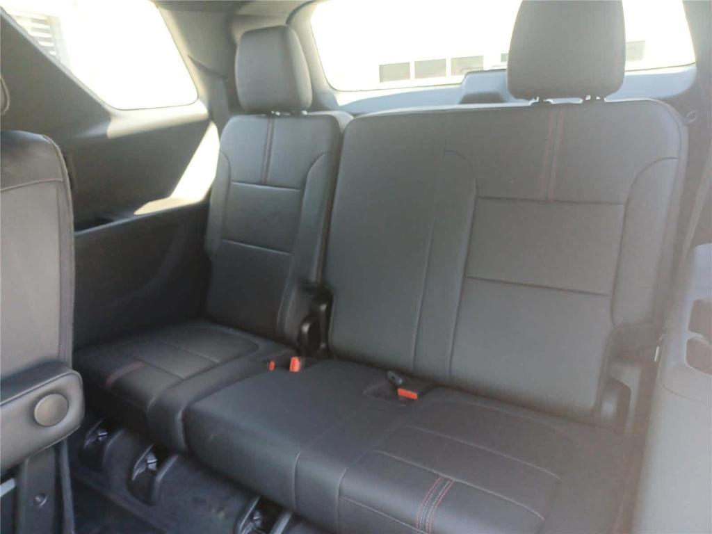 used 2023 Chevrolet Traverse car, priced at $35,299