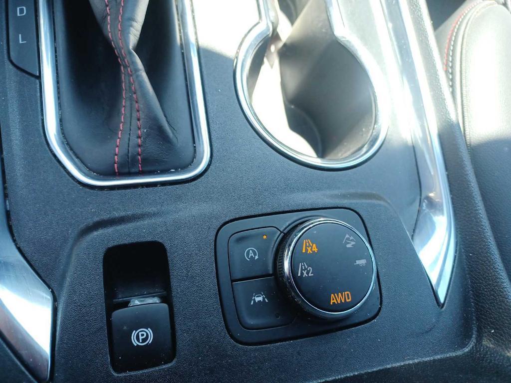 used 2023 Chevrolet Traverse car, priced at $38,995