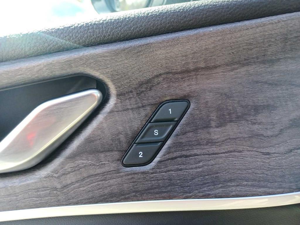 used 2022 Jeep Grand Cherokee L car, priced at $32,995