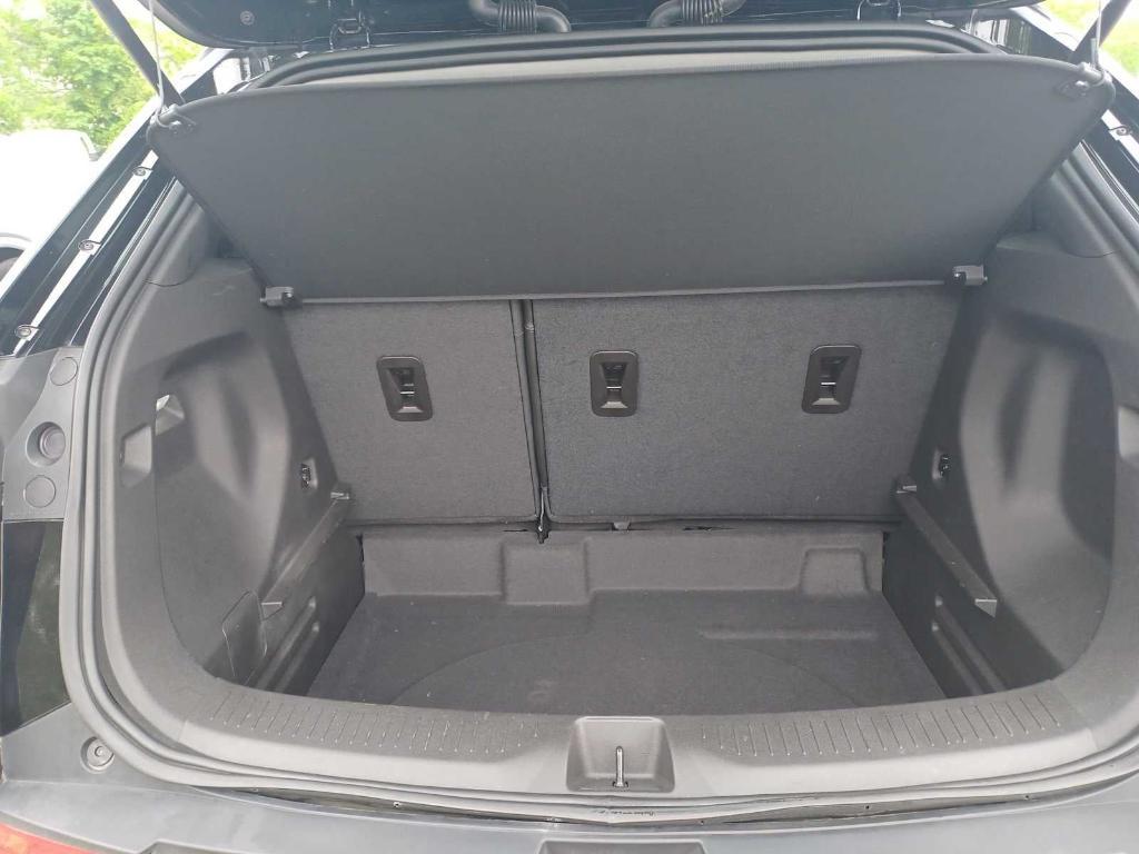 used 2023 Chevrolet Bolt EUV car, priced at $24,988