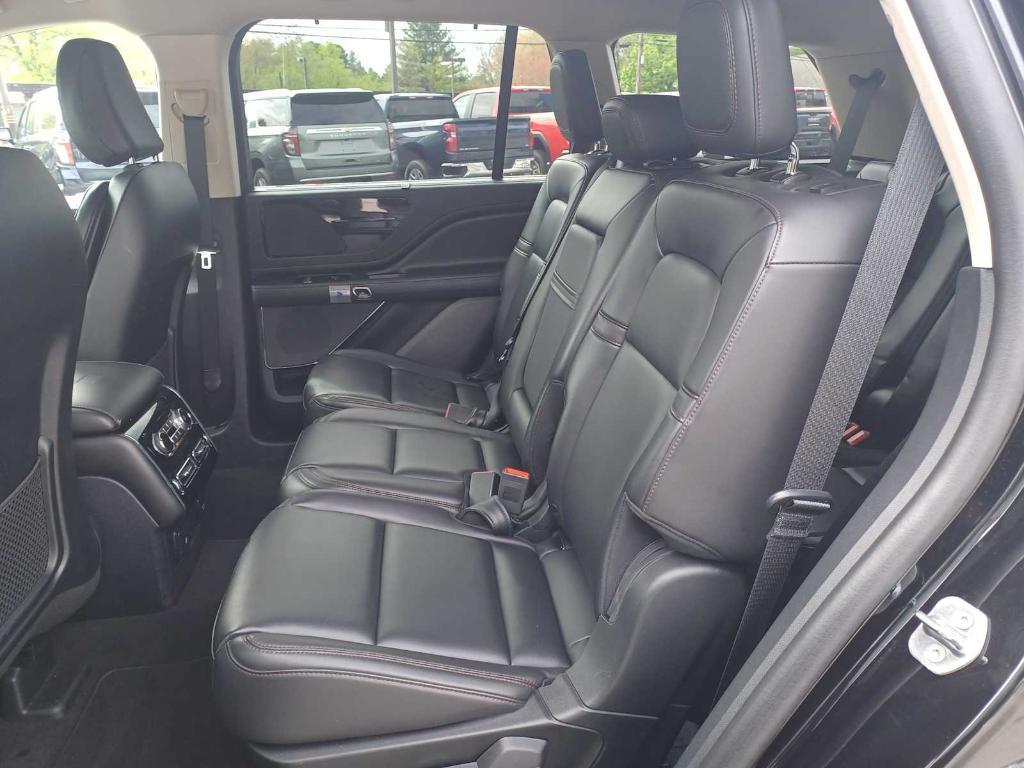 used 2023 Lincoln Aviator car, priced at $39,999