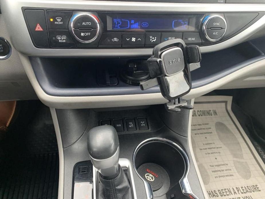 used 2018 Toyota Highlander car, priced at $28,988