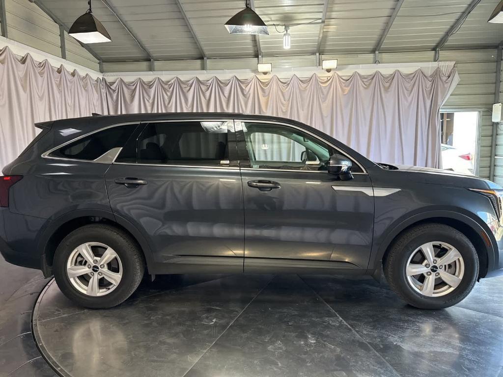 used 2024 Kia Sorento car, priced at $26,982