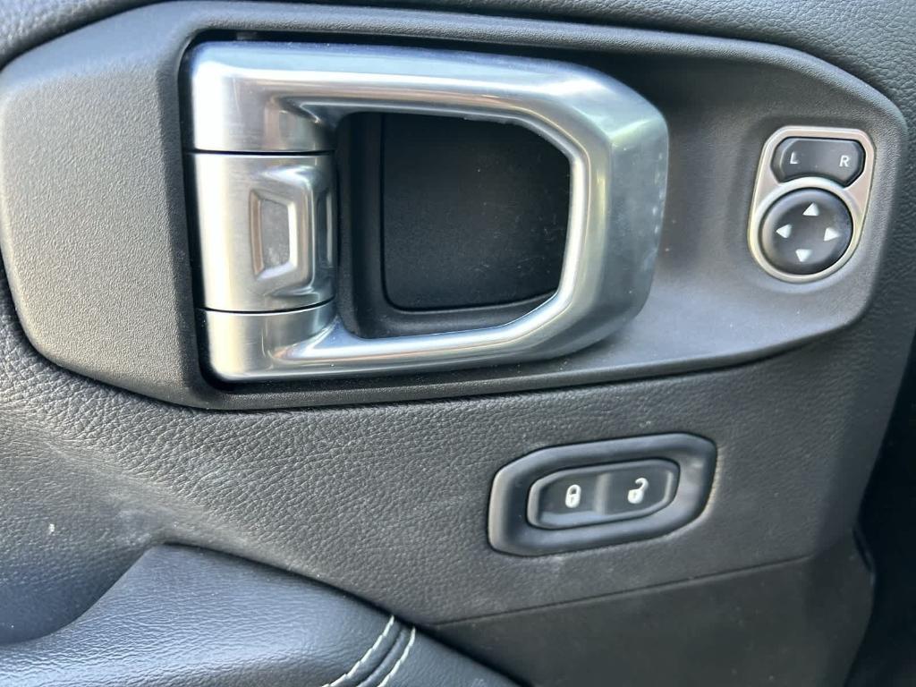 used 2022 Jeep Wrangler Unlimited car, priced at $35,318