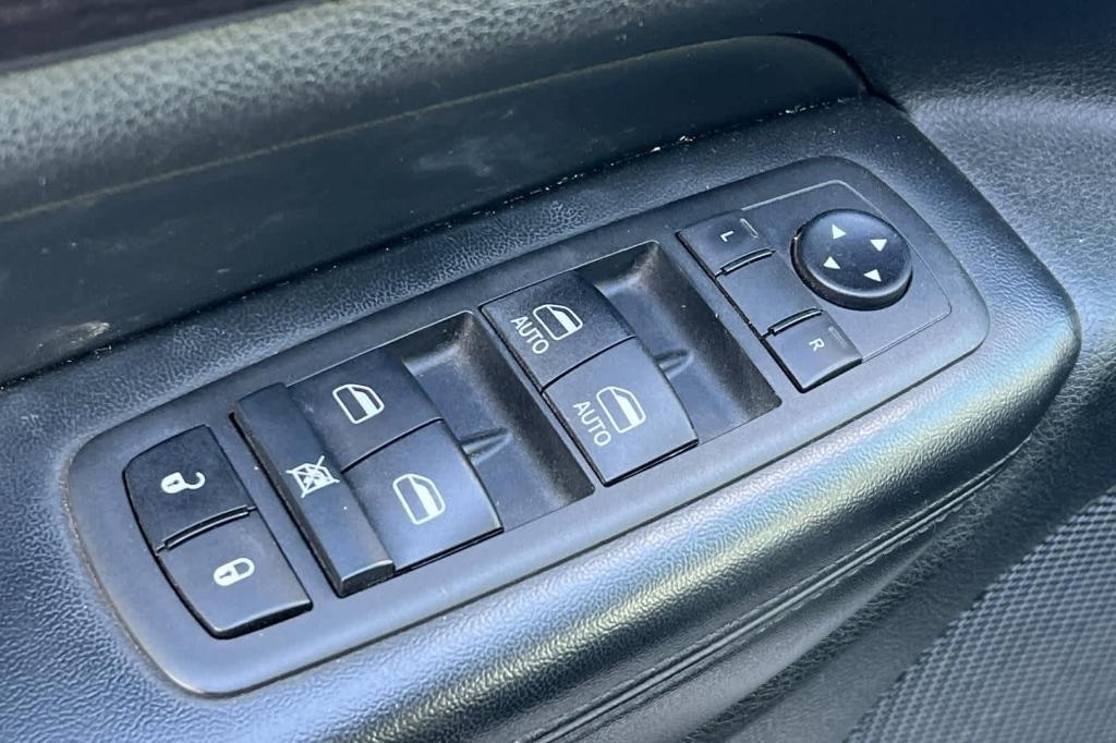 used 2014 Jeep Grand Cherokee car, priced at $10,208