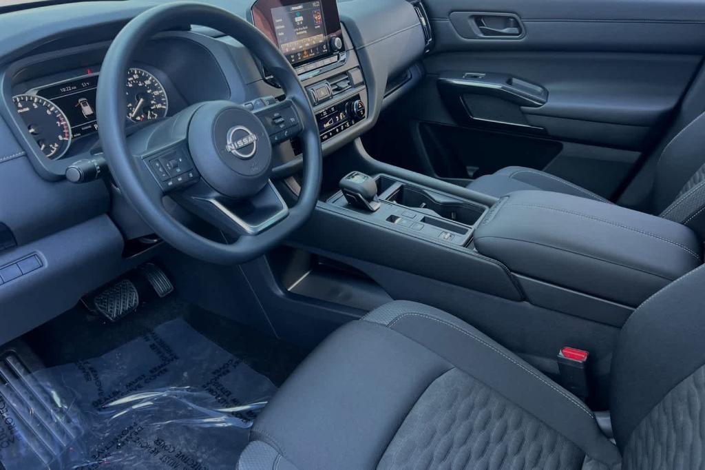 new 2025 Nissan Pathfinder car, priced at $39,010