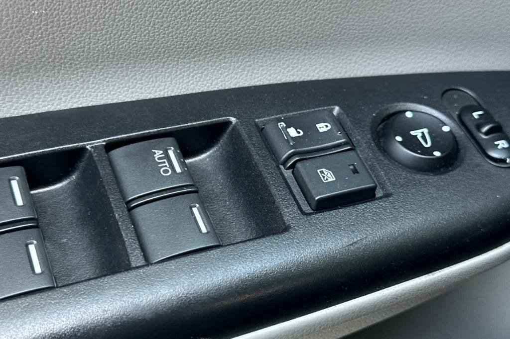 used 2014 Honda Civic Hybrid car, priced at $9,991