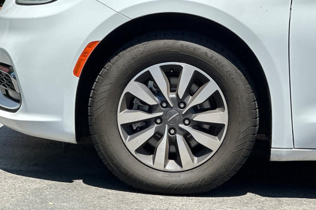 used 2021 Chrysler Pacifica car, priced at $19,143