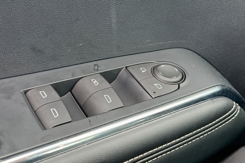 used 2024 GMC Acadia car, priced at $38,921