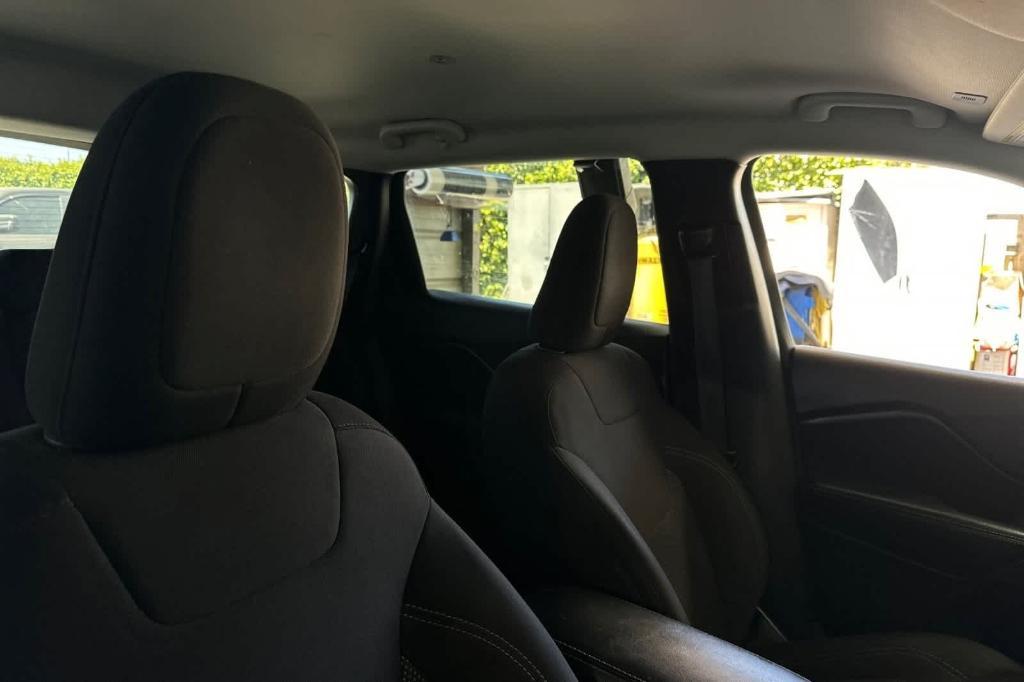 used 2019 Jeep Cherokee car, priced at $10,316