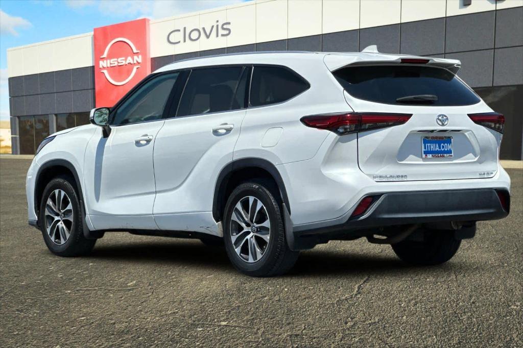 used 2022 Toyota Highlander car, priced at $35,175