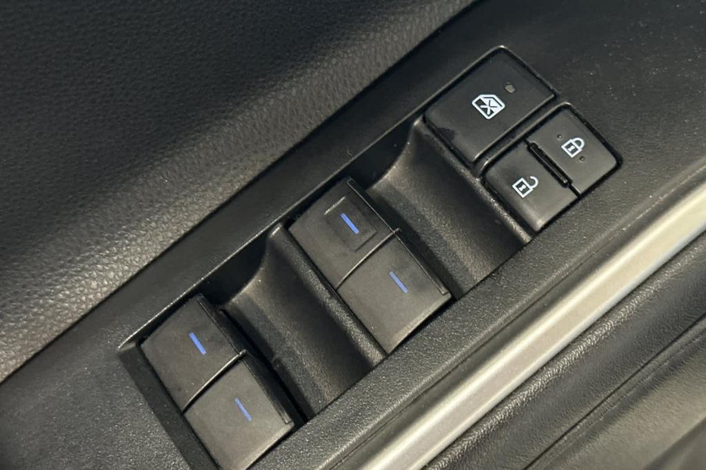 used 2022 Toyota Highlander car, priced at $35,175