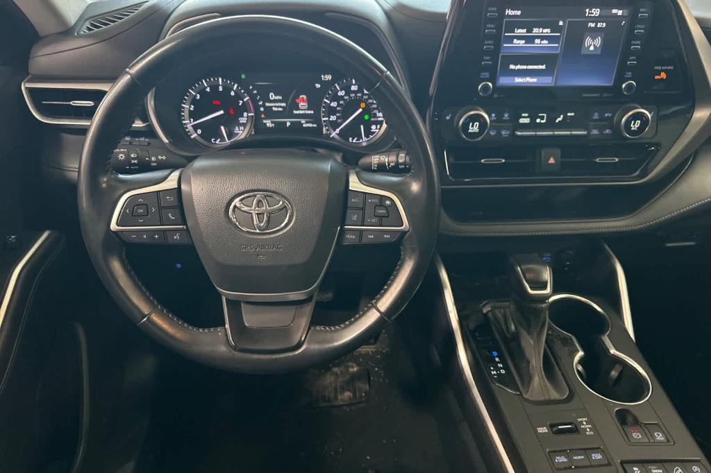 used 2022 Toyota Highlander car, priced at $35,175