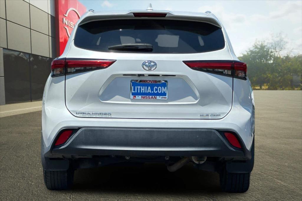 used 2022 Toyota Highlander car, priced at $35,175