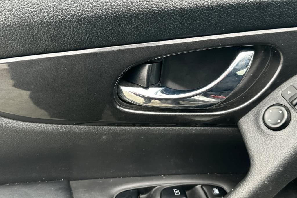 used 2019 Nissan Rogue car, priced at $11,369