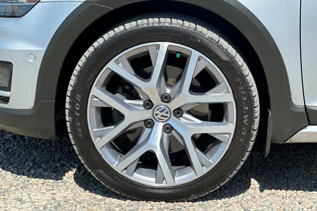 used 2017 Volkswagen Golf Alltrack car, priced at $15,777