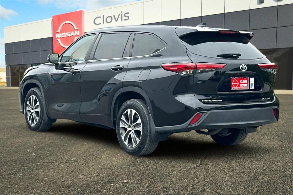 used 2023 Toyota Highlander car, priced at $32,226