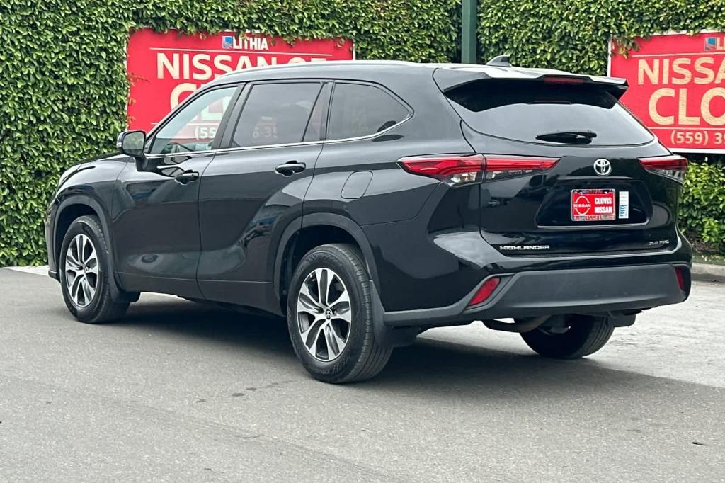 used 2023 Toyota Highlander car, priced at $37,207