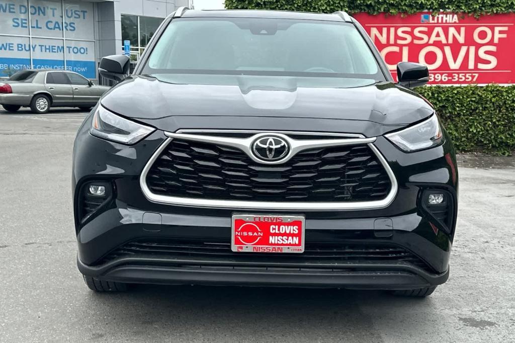 used 2023 Toyota Highlander car, priced at $37,207