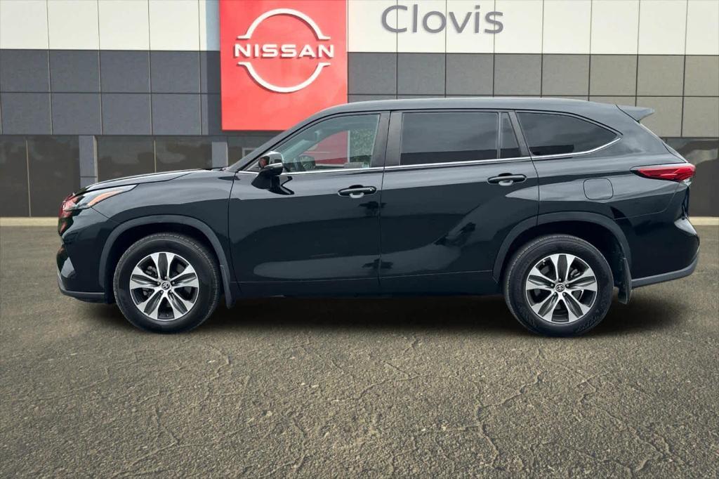 used 2023 Toyota Highlander car, priced at $32,226