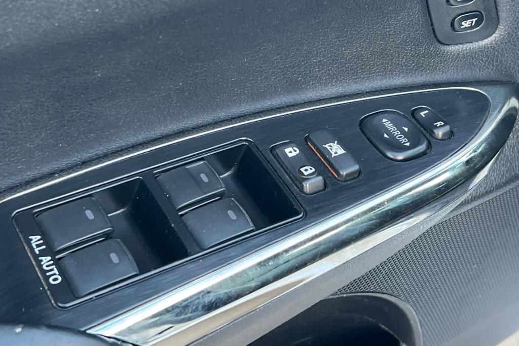 used 2013 Toyota Avalon Hybrid car, priced at $12,734