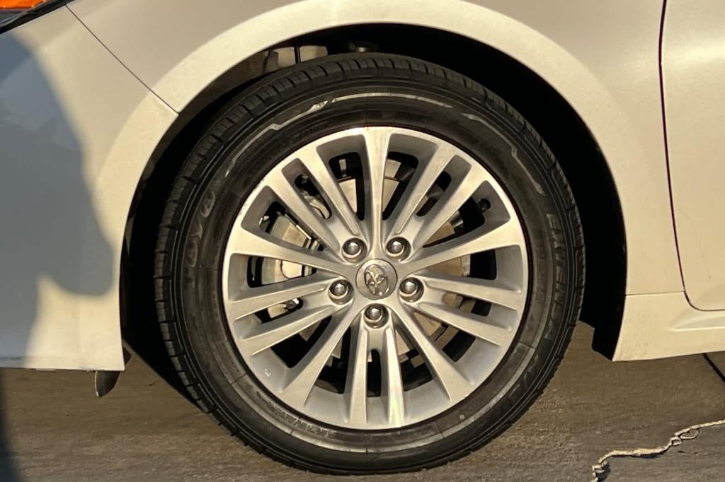used 2013 Toyota Avalon Hybrid car, priced at $12,734
