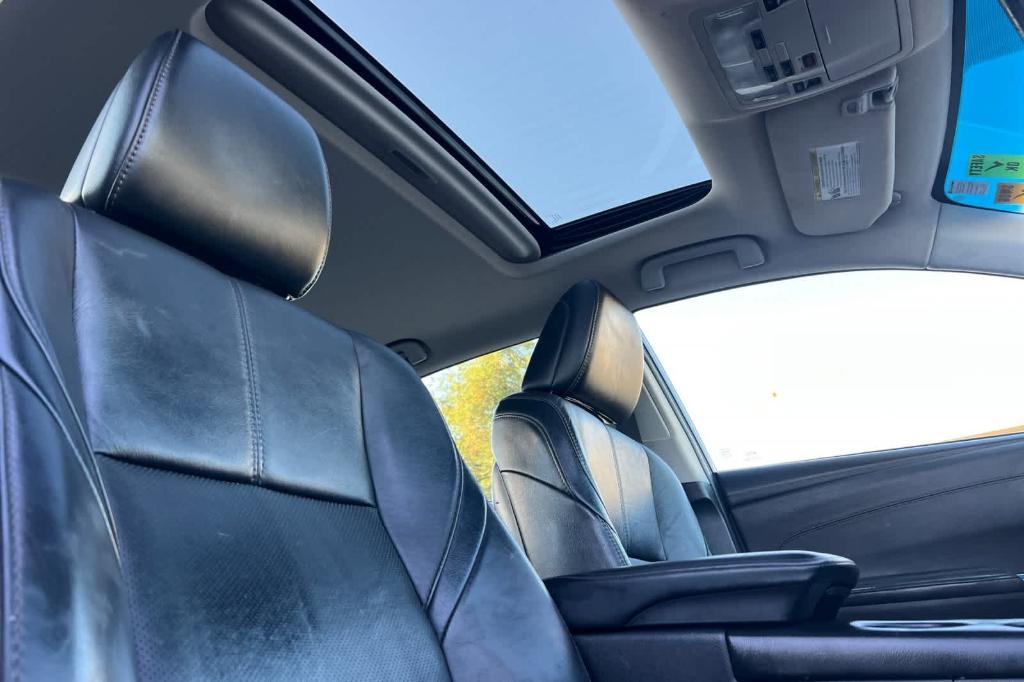 used 2013 Toyota Avalon Hybrid car, priced at $12,734