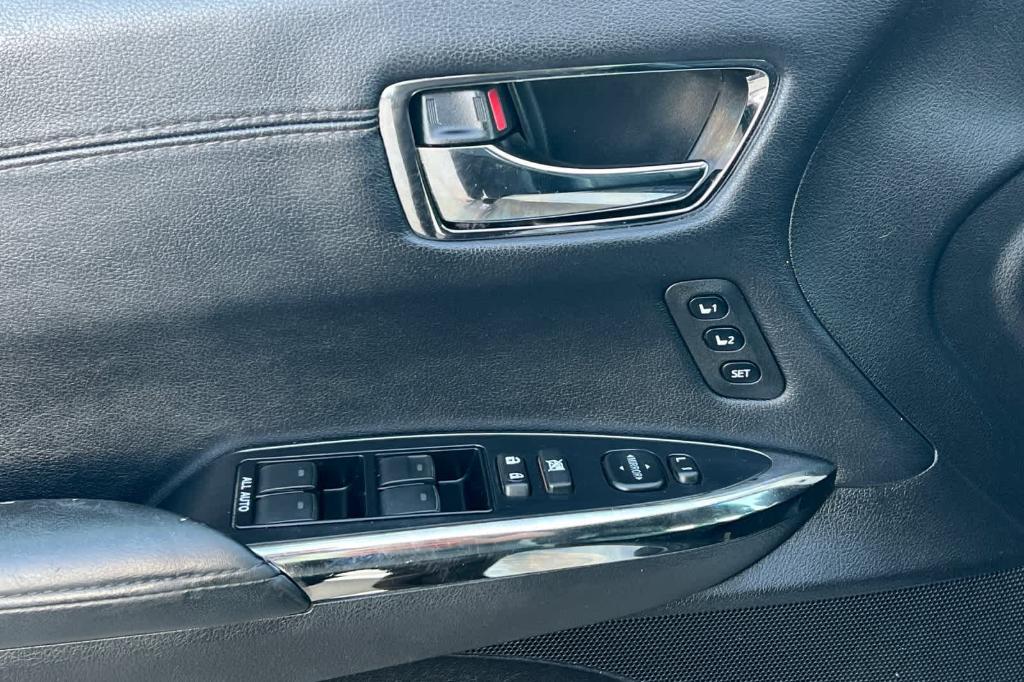 used 2013 Toyota Avalon Hybrid car, priced at $12,734