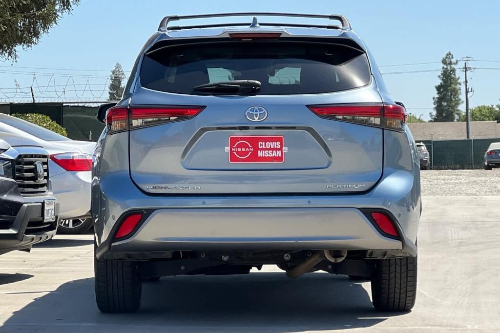 used 2022 Toyota Highlander car, priced at $31,881