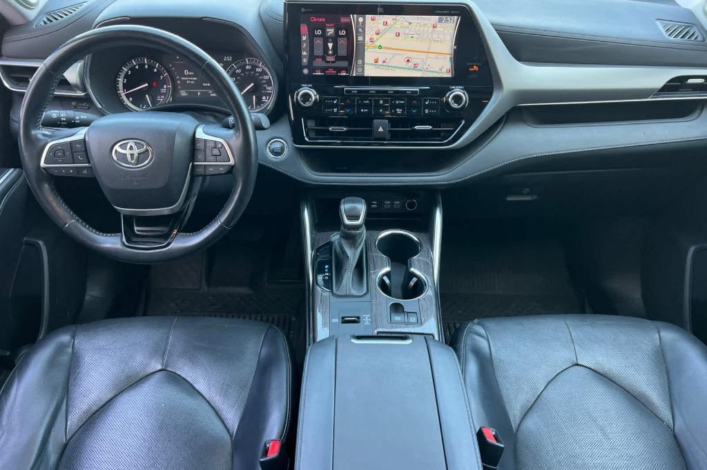 used 2022 Toyota Highlander car, priced at $31,881