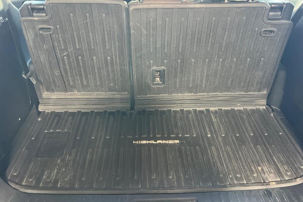 used 2022 Toyota Highlander car, priced at $31,881