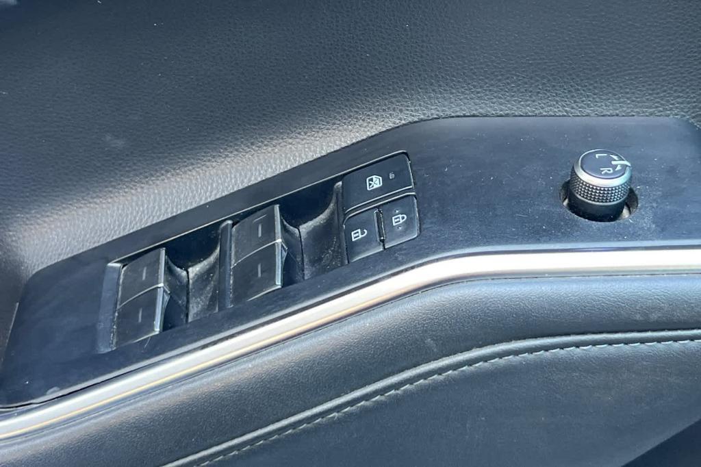 used 2022 Toyota Highlander car, priced at $31,881