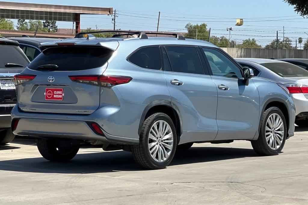 used 2022 Toyota Highlander car, priced at $31,881