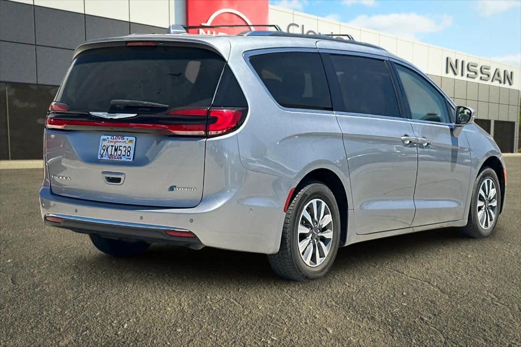used 2021 Chrysler Pacifica Hybrid car, priced at $18,685
