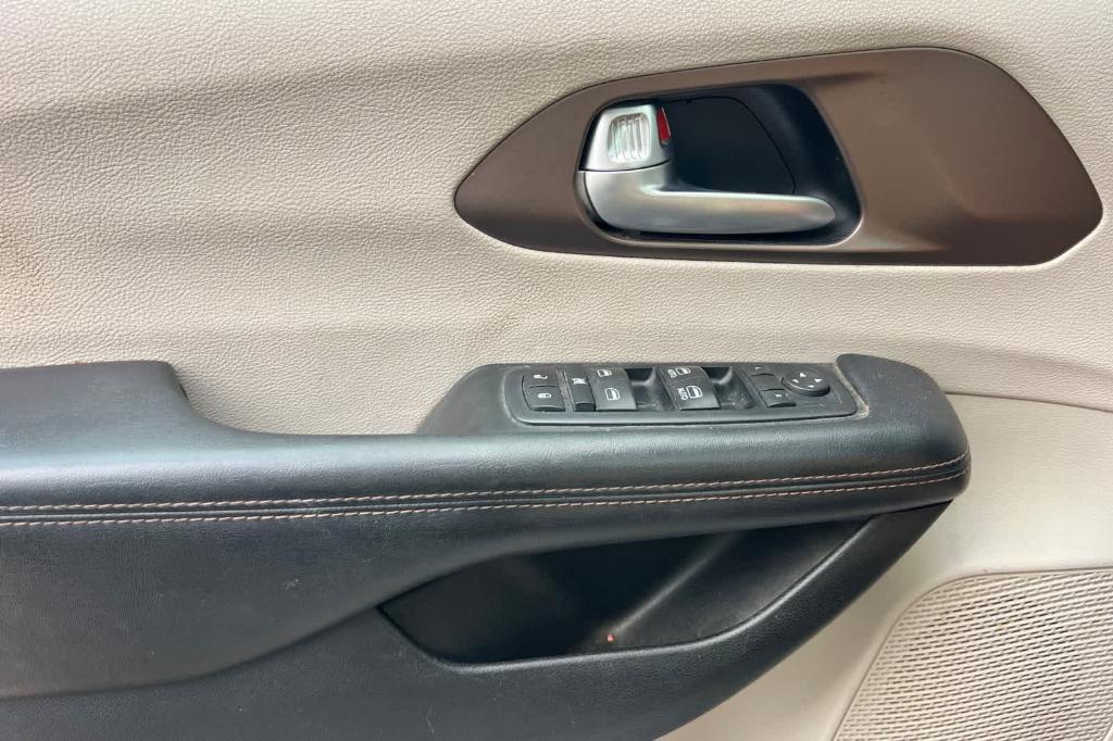 used 2017 Chrysler Pacifica car, priced at $10,777