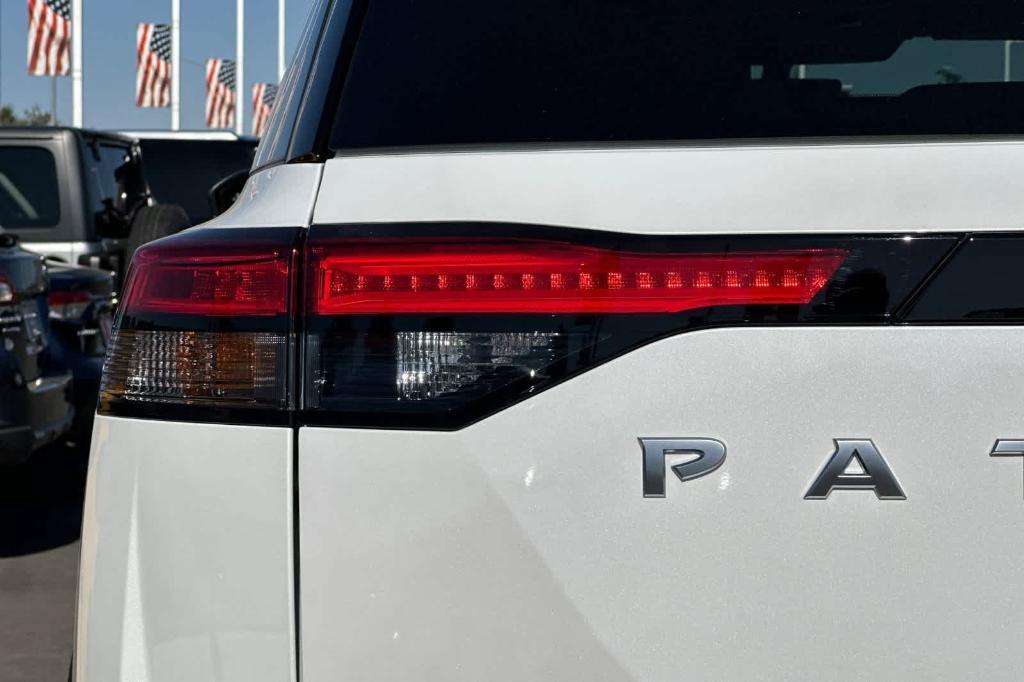 new 2025 Nissan Pathfinder car, priced at $38,052