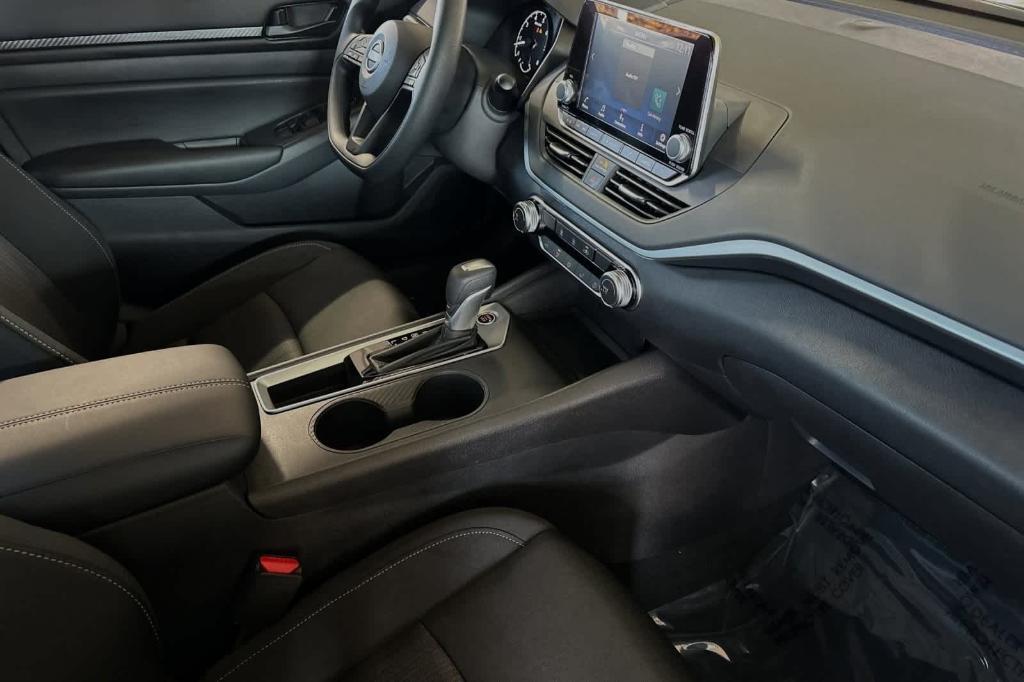 new 2025 Nissan Altima car, priced at $25,867